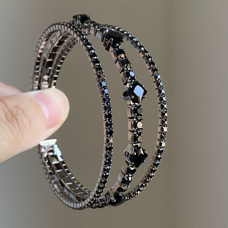 Eco-friendl Light Luxur Stle Ultra-shin Multi-laer Black Zirconia Bracelet, Niche High-end Elegant Jewelr_voghion.com