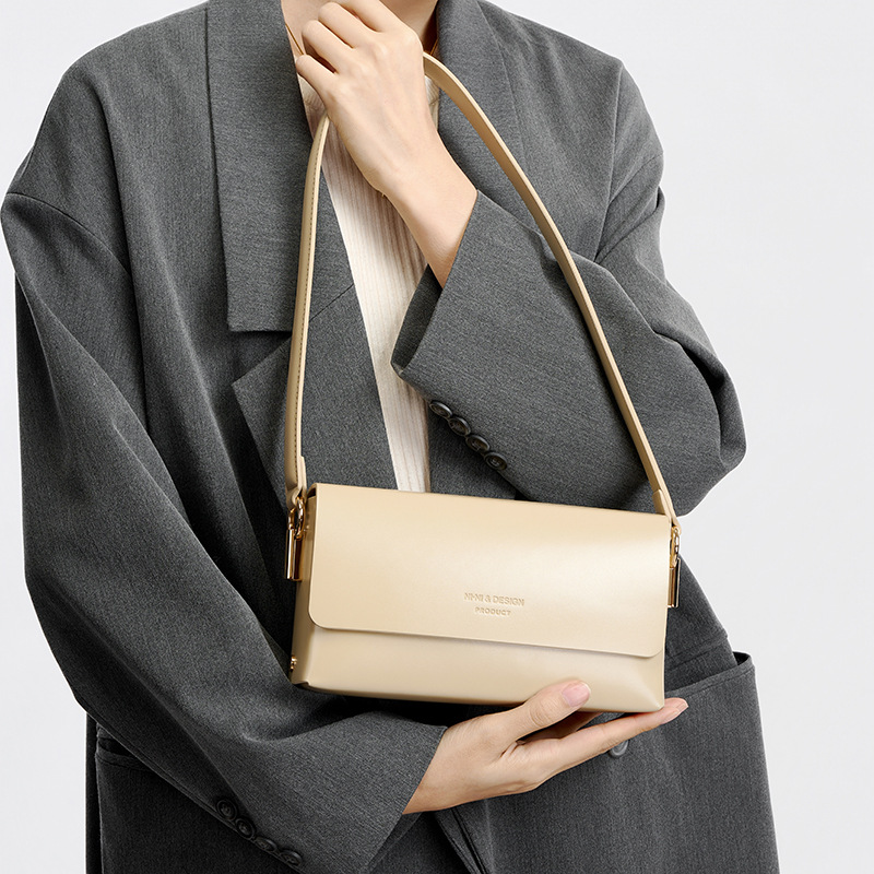 Chain Underarm Bag Genuine Leather Women's Shoulder Bag Commuter Luxury Fashion Simple New Small Square Crossbody Bag - Thumbnail 2