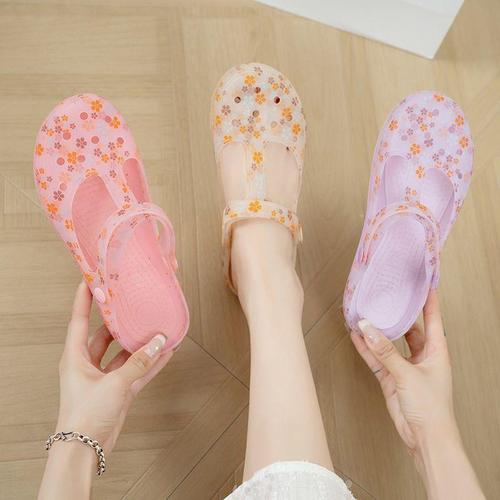Anti-slip flat hole shoes for women's summer thick sole nurse sandals Korean beach sandals outer wear head