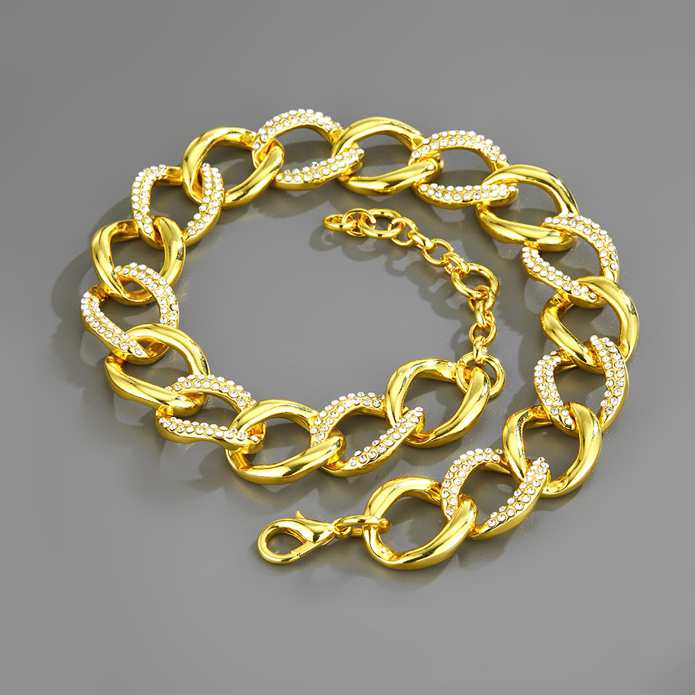 Cuban Chain Necklace In Oversized Oval Alloy With Full Diamonds_voghion.com