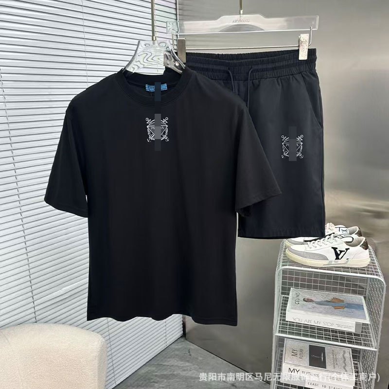 Trendy Brand Short-Sleeve T-Shirt with Triangular Floral Letters, Round Neck, Loose Fit, High-Quality Print, Cross-Border Luxury Fashion