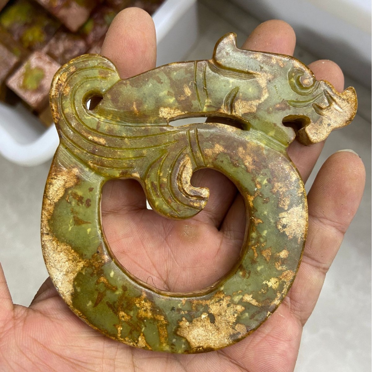 용 모양의 장식품 13