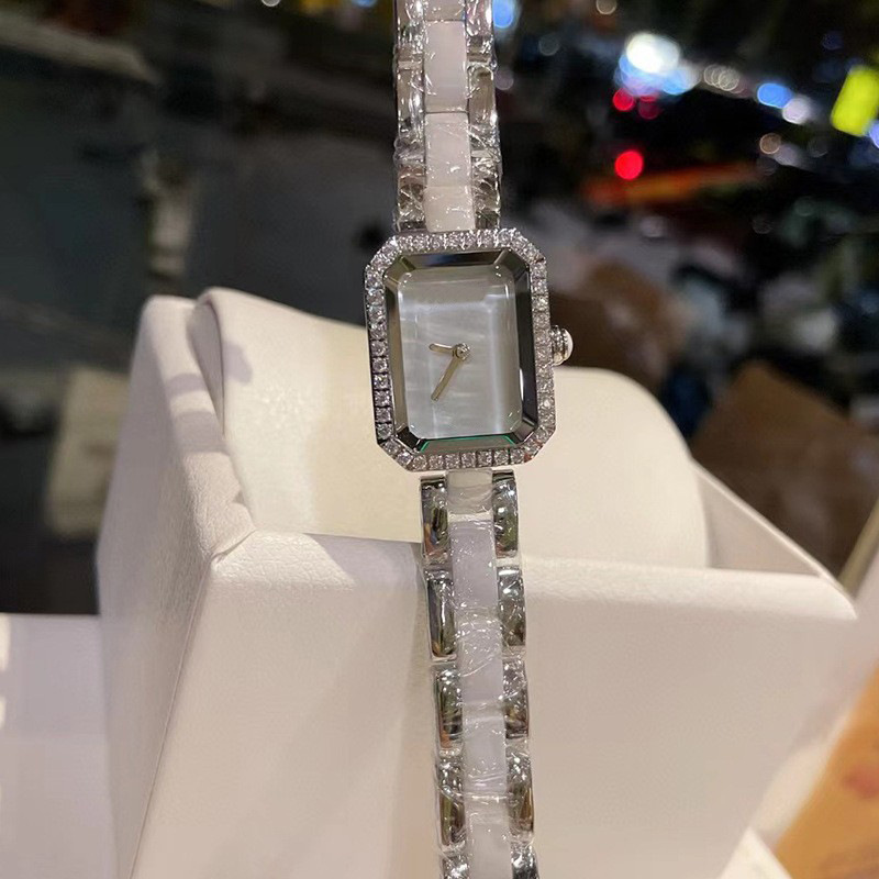 Nuovo lusso leggero Ms. Xiangjia lo stesso orologio al quarzo semplice in ceramica scoppiata_voghion.com