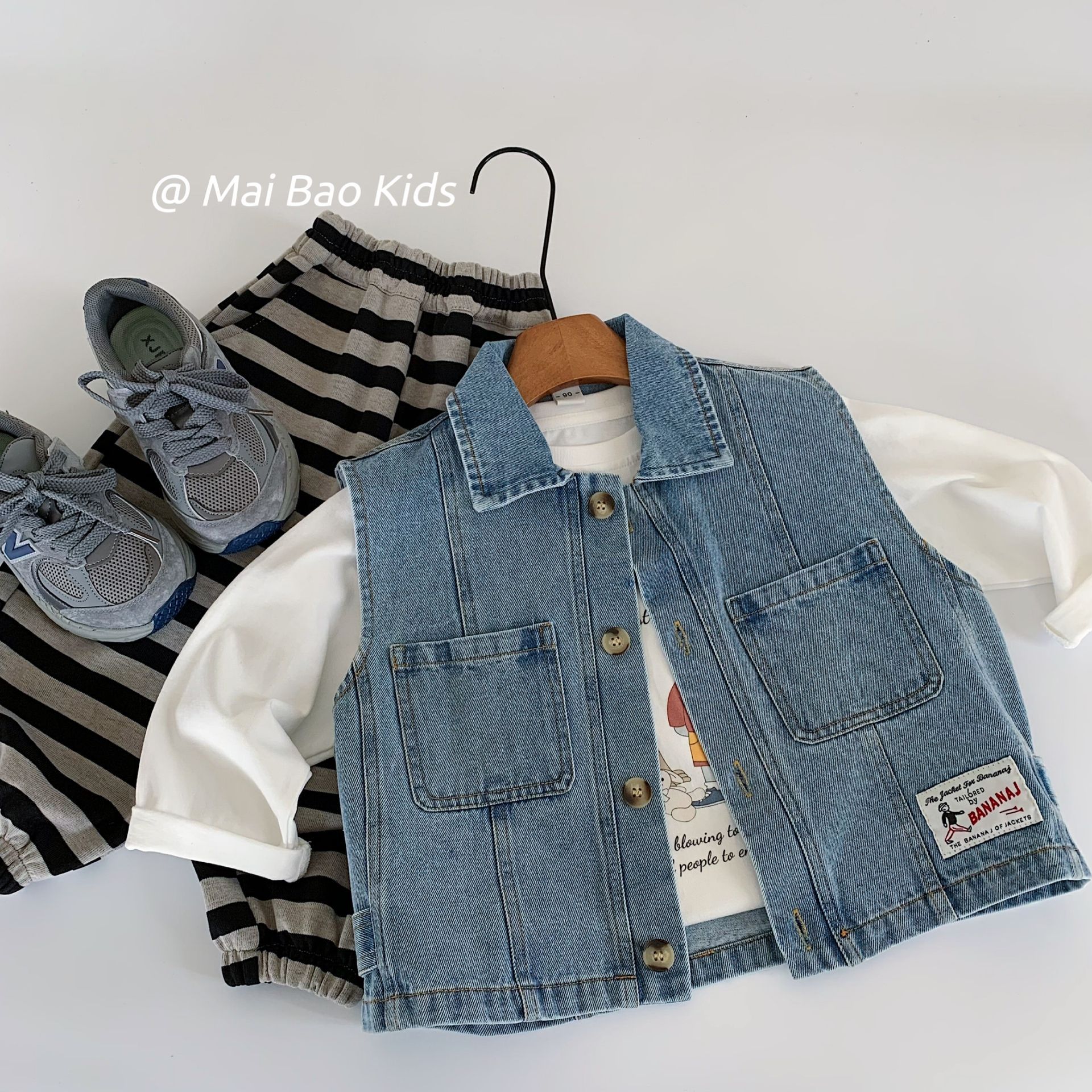 Mai Bao chaleco de niños 2025 nuevo estilo coreano de ropa de otoño para niños vaqueros de estilo masculino y femenino chaleco de bebé ropa infantil al por mayor