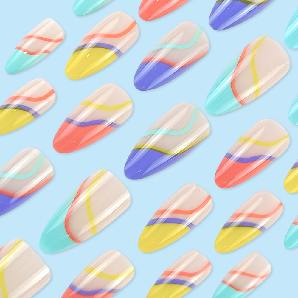 Venta caliente de uñas cortas francesas a rayas 24 piezas de uñas postizas suaves