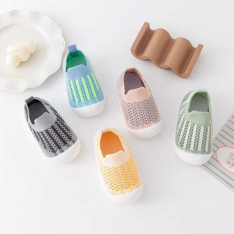 Zapatos de malla de color liso para niños, zapatos de suela blanda para niños pequeños, calzado exterior para niños, zapatos transpirables para niños, novedad de primavera y verano 2022
