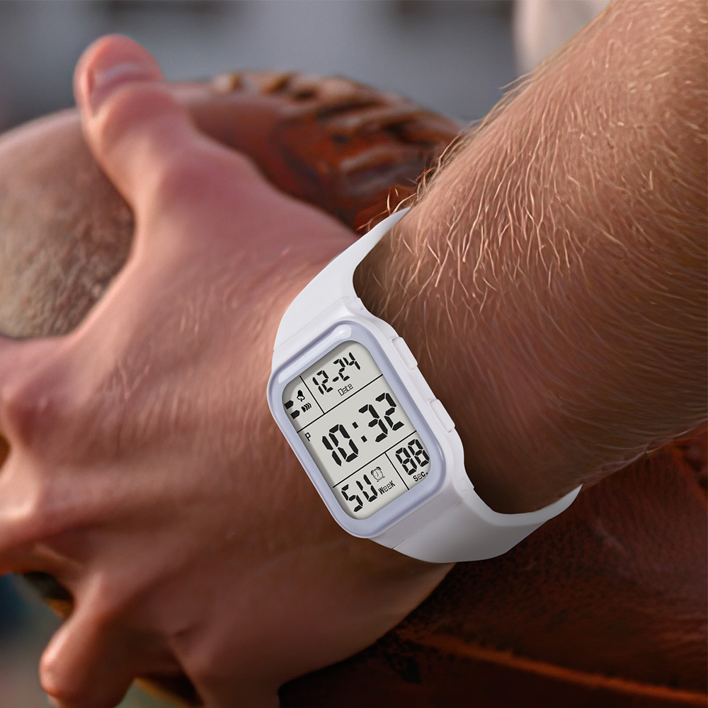 Nuevo personal para estudiantes de sexo masculino y femenino cronometrador LED reloj electrónico alarma deportiva multifuncional al aire libre reloj electrónico al por mayor