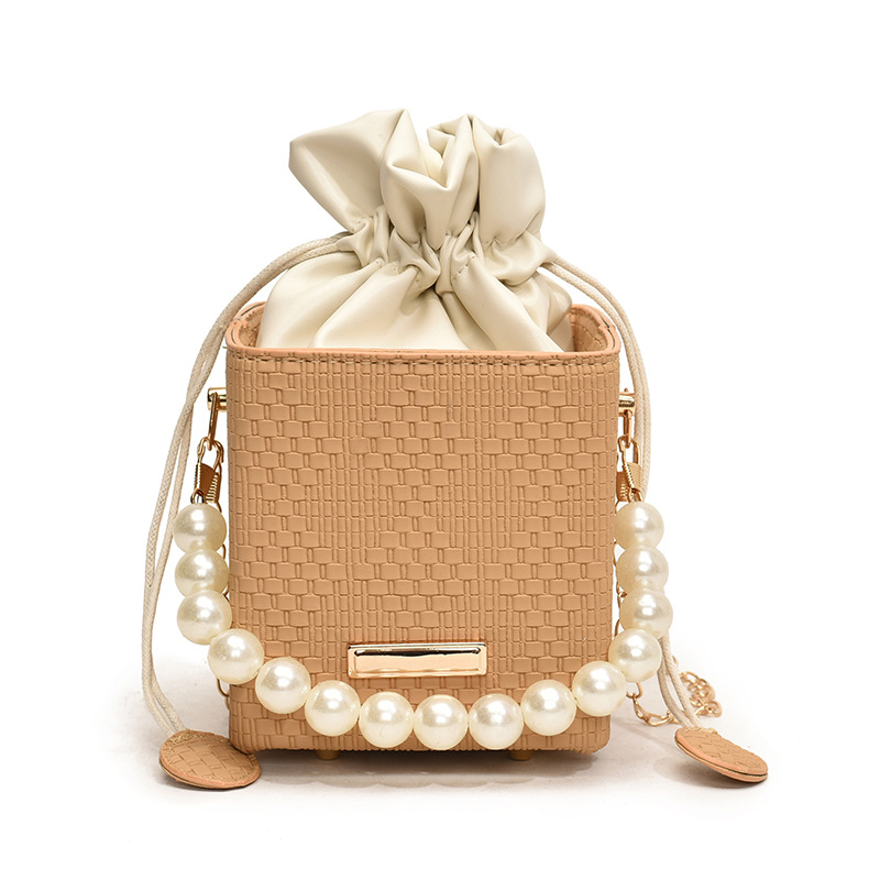 Bolso de mano de mujer de arte de moda con cadena de perlas 2024 nuevo estilo hermoso bolso de cubo de diamante minimalista bolso de mochila