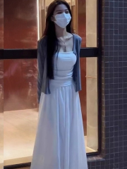 白色吊带连衣裙子女秋季2025新款高级感韩系流行穿搭一整套装ins