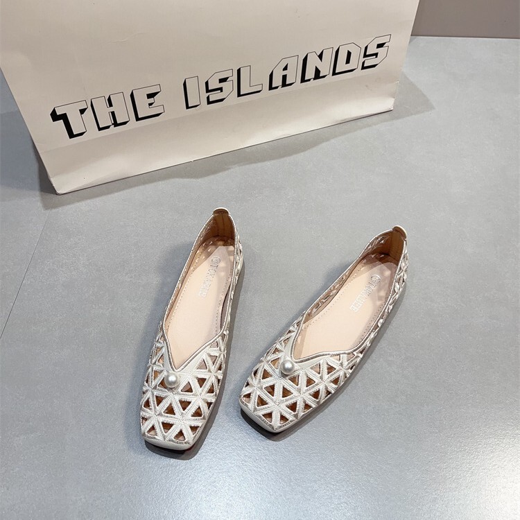 Summer Fashion New Hollow Shoes Square Toe Pearl Shallow Mouth Women's Shoes Closed-Toe Soft Sole Flat Sandals Clogs Scoop Shoes