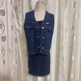 ��������ͬ������Ů���W�̿�ţ���R�ױ������ǰ���ȹ�ɼ���