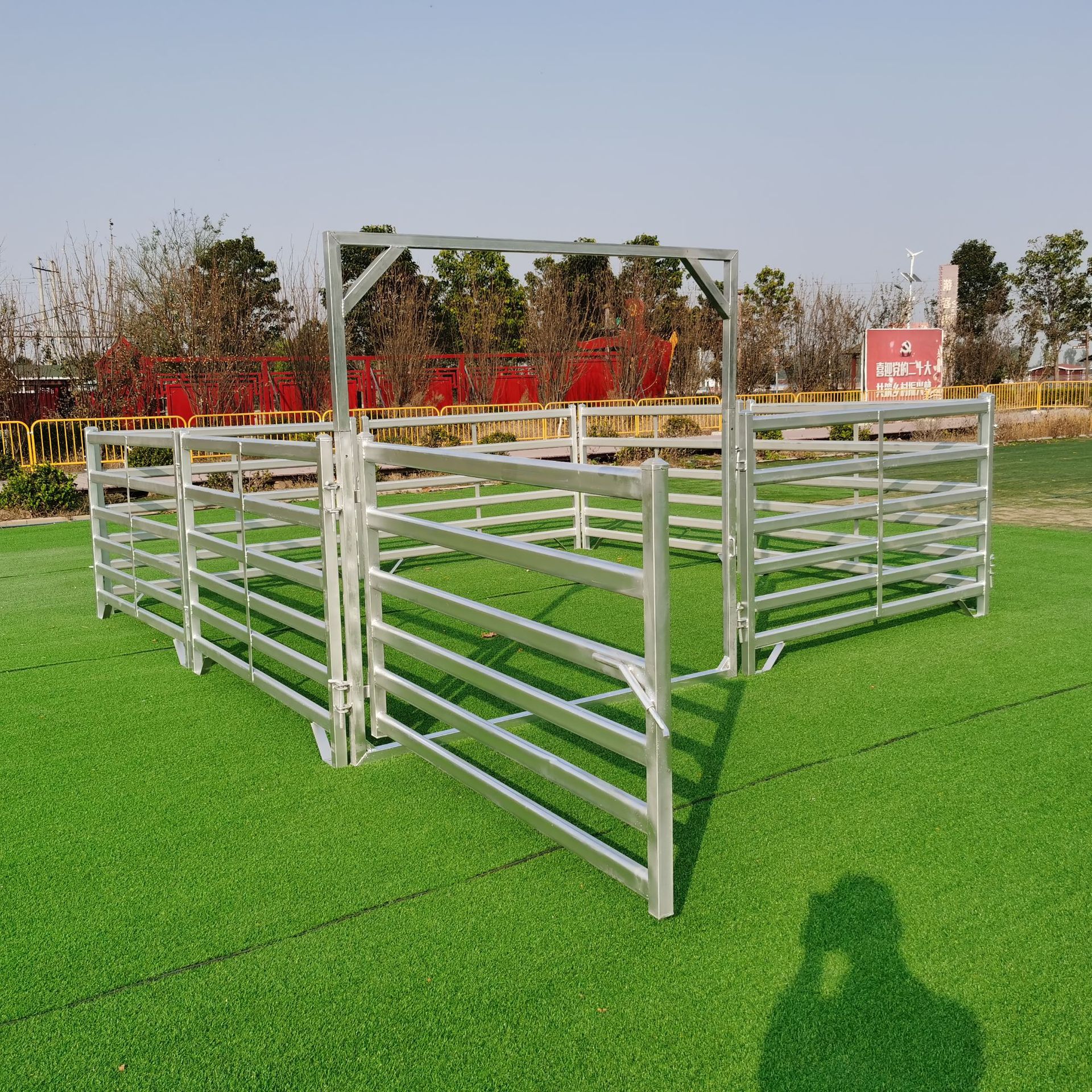 出口 畜牧围网护栏 羊马圈围栏 方管牛围栏圈网