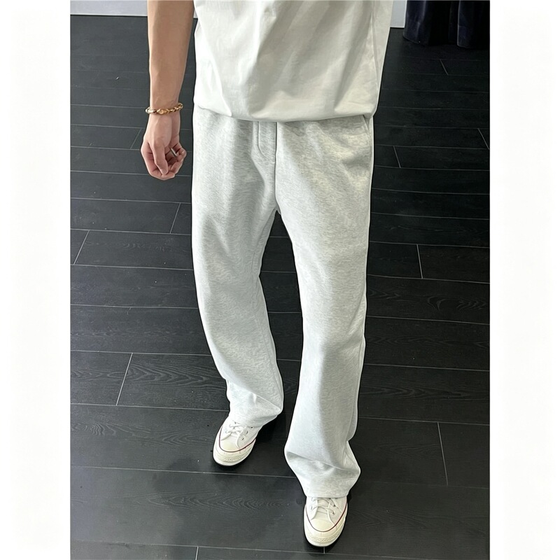 420G heavyweight straight-leg casual pants for men, with a slightly flared hem, suitable for autumn, sports, and a loose, relaxed fit 420G heavyweight straight-leg casual pants for men, with a slightly flared hem, suitable for autumn, sports, and a loose, relaxed fit