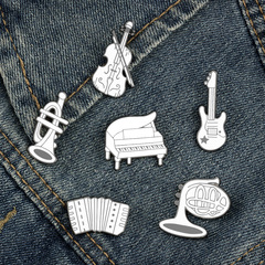 新品鋼琴手風琴吉他樂器胸針潮流時尚音樂金屬徽章包包別針裝飾品