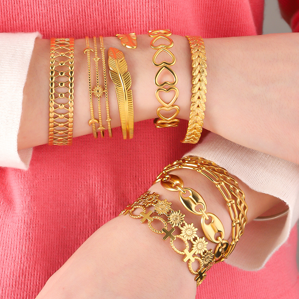 1 Piece Quantity Retro Classic Style Geometric Leaf 667 Stainless Steel Cuff Bracelets Wide Bracelet In Bulk