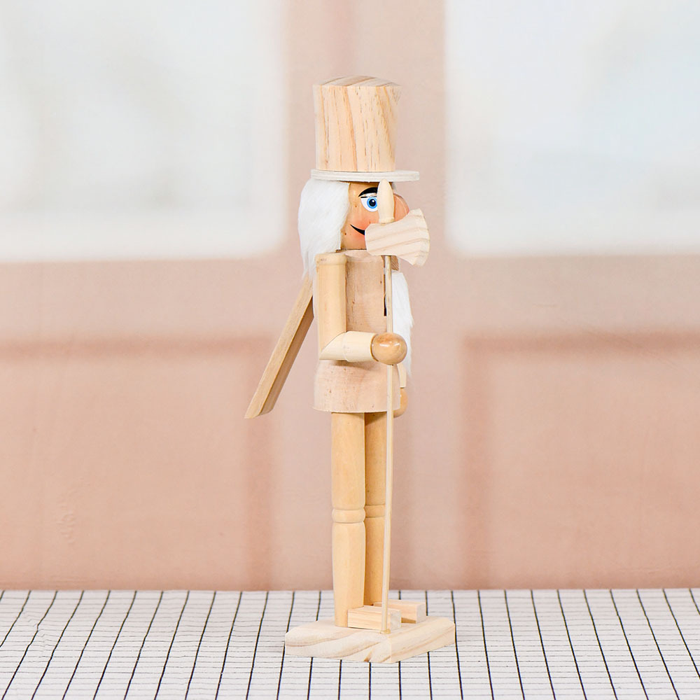 Nuevo producto 38cm hombre de nuez de madera 15in inventario creativo de Navidad blanco embrión hacha hombre de títeres