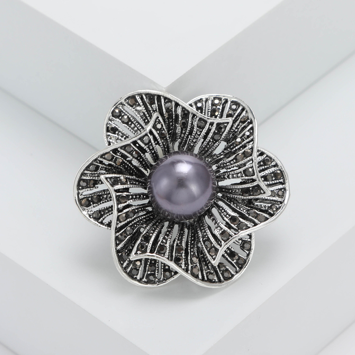 Flower Pattern Pin Flower Alloy Inlay Artificial Rhinestones Artificial Pearls Women's Brooches