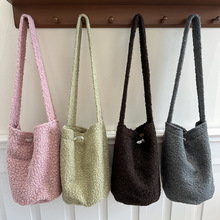 �n���¿�μ�б�汳������֙C�ռ{������ˮͰ�����r�����e�W����