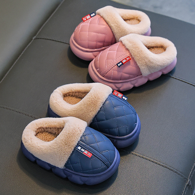 Otoño y invierno zapatillas de algodón para niños, niños y niñas, calentamiento de lana PU impermeable en el hogar para niños mayores, zapatos de talón de algodón