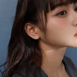 S925纯银镂空三角形耳钉女个性百搭情侣耳饰潮流冷淡风几何形耳环