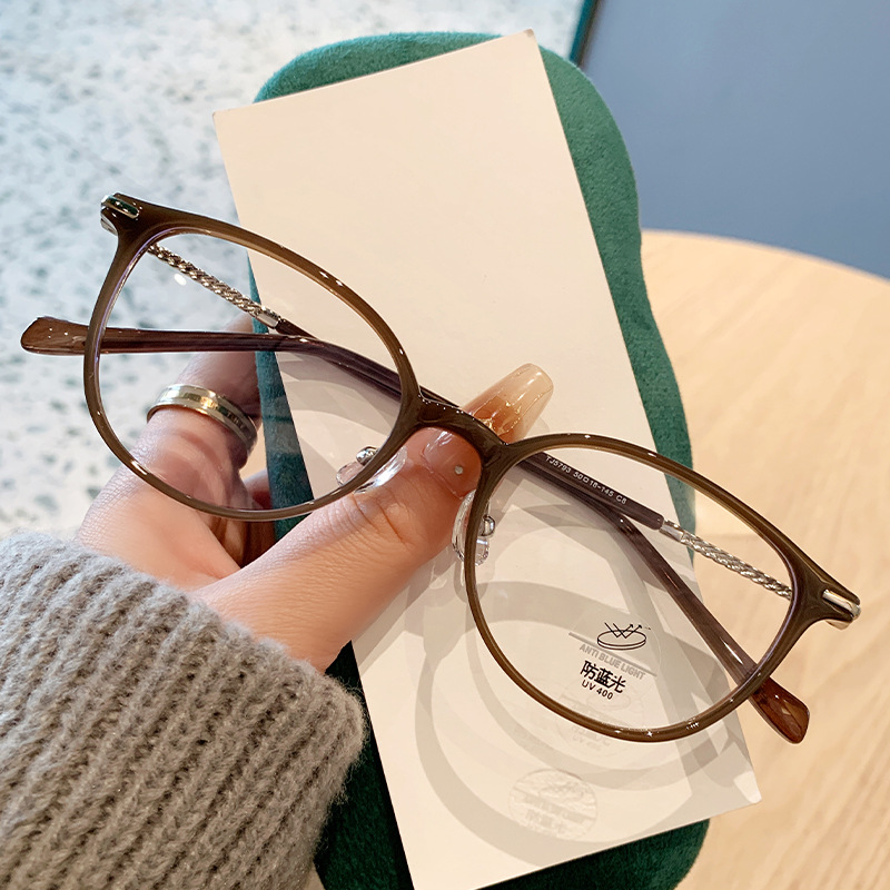Black frame glasses for women can be equipped with prescription…