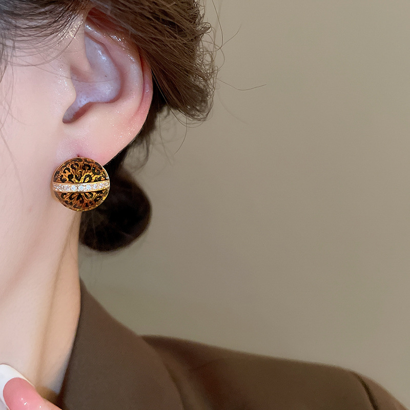 Boucles d'oreilles à clous géométriques à imprimé léopard en or véritable plaqué or haut de gamme, boucles d'oreilles rétro, boucles d'oreilles à la mode et au tempérament_voghion.com