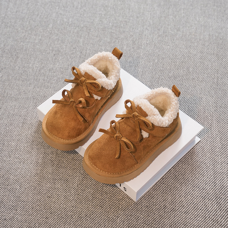 Zapatos de algodón para niñas y veludo para niños calentados zapatos de nieve de invierno 2026 nuevos zapatos de moda de invierno para bebés de niñas