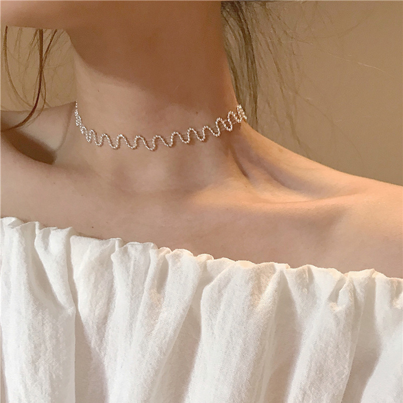 Necklace South Korea Niche Collarbone Short Necklace Chain Women's Neck Fairy Small Light Luxury Internet Celebrity