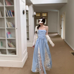 蓝白格子拼接蕾丝吊带连衣裙女春季2025新款收腰A字显瘦大摆长裙