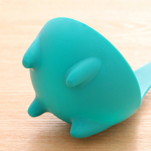 Creative and simple Loch Ness monster spoon long handle vertical high-value small spoon high temperature resistant plastic spoon wholesale