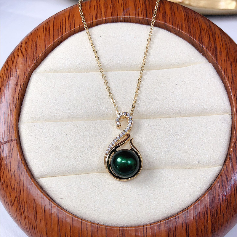 Lady Irregular Copper Inlay Freshwater Pearl Zircon Pendant Necklace display picture 3