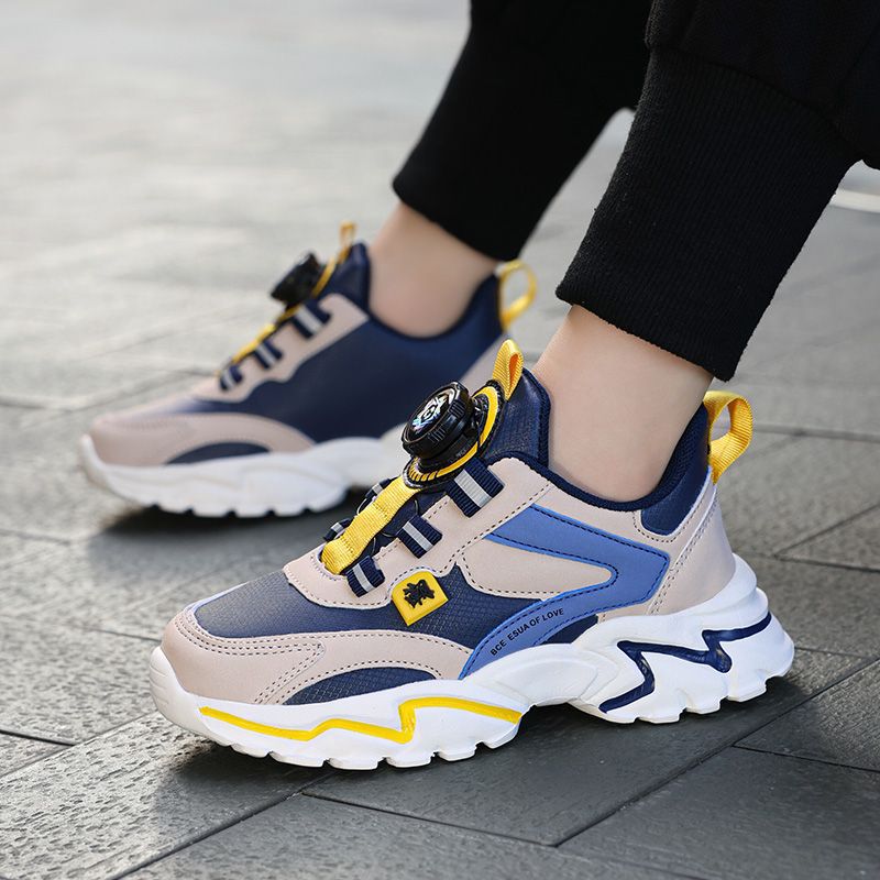 Niños zapatos medio y grandes niños Otoño e Invierno cuero impermeable niños zapatilla de deporte niños estudiantes de la escuela primaria inferior suave zapatos para correr zapatos de viaje