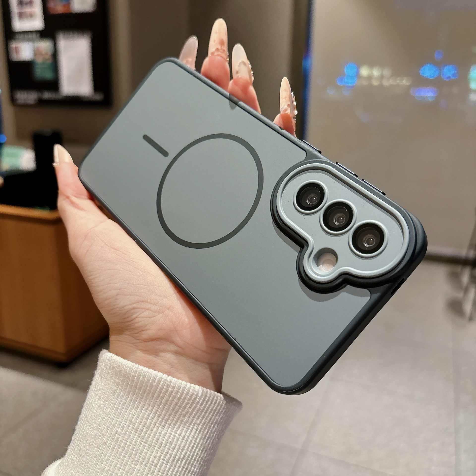 跨境适用三星S26Ultra手机壳肤感撞色磁吸带镜头膜S25防摔A57硬壳