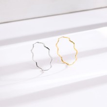 欧美简约18k细波浪光面形钛钢戒指女高级感轻奢网红ins潮配饰