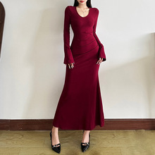 欧美风2025冬季新款女装纯色喇叭袖高腰长裙连衣裙束胸上衣套装