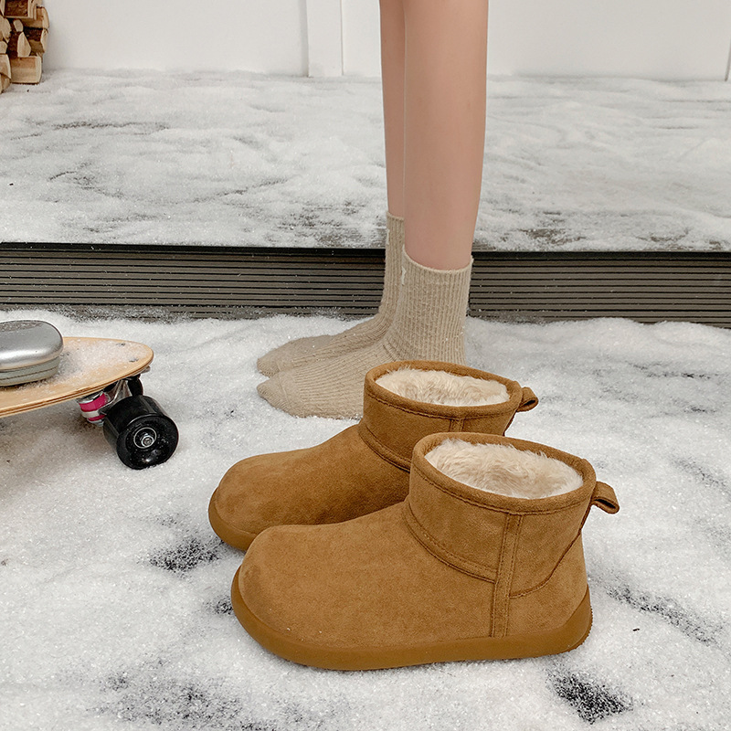 2024新款冬季保暖女式雪地靴短筒平底羊剪绒靴子