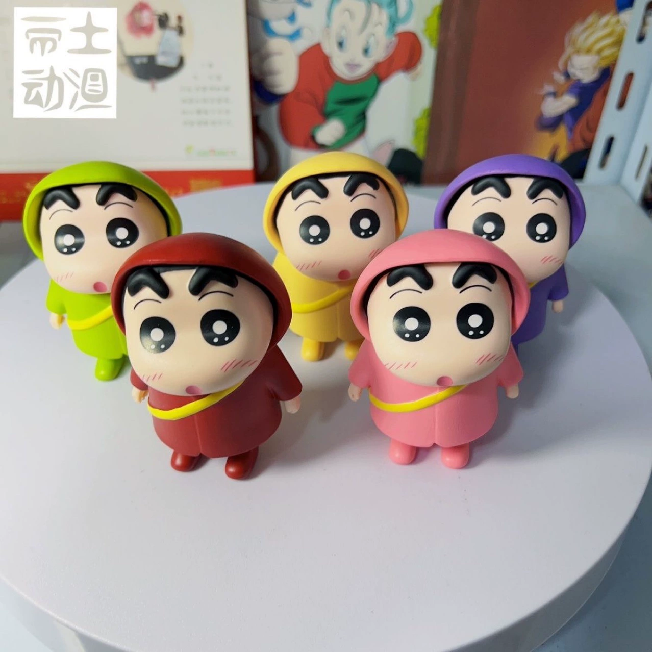 Тибетка аниме Crayon Shin -новый дождевик настольное украшение автомобиля онлайн знаменитость ручной работы прилив игра магазин целебный маленький предмет гостиная