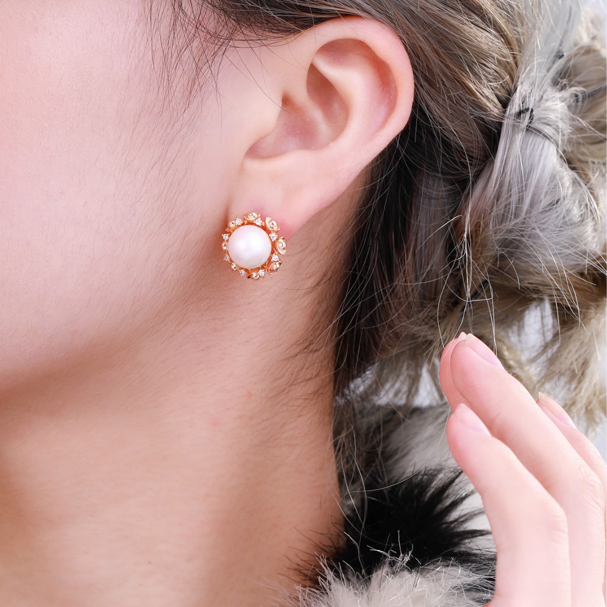 Xuping joyas de estilo francés blanco imitación de flores de perlas pendientes de diseño retro pernos de orejas de alta calidad europea y americana para mujeres