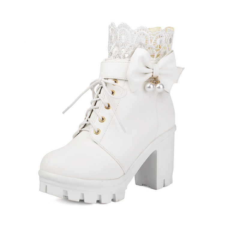 리본 장식 화이트 (또는 리본 매듭 화이트)