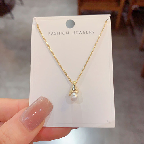 New Style Elegant Waterdrop Pearl Necklace for Women, Korean Version, Niche Influencer Fashion Collar Necklace, Simple Design Lock Chain