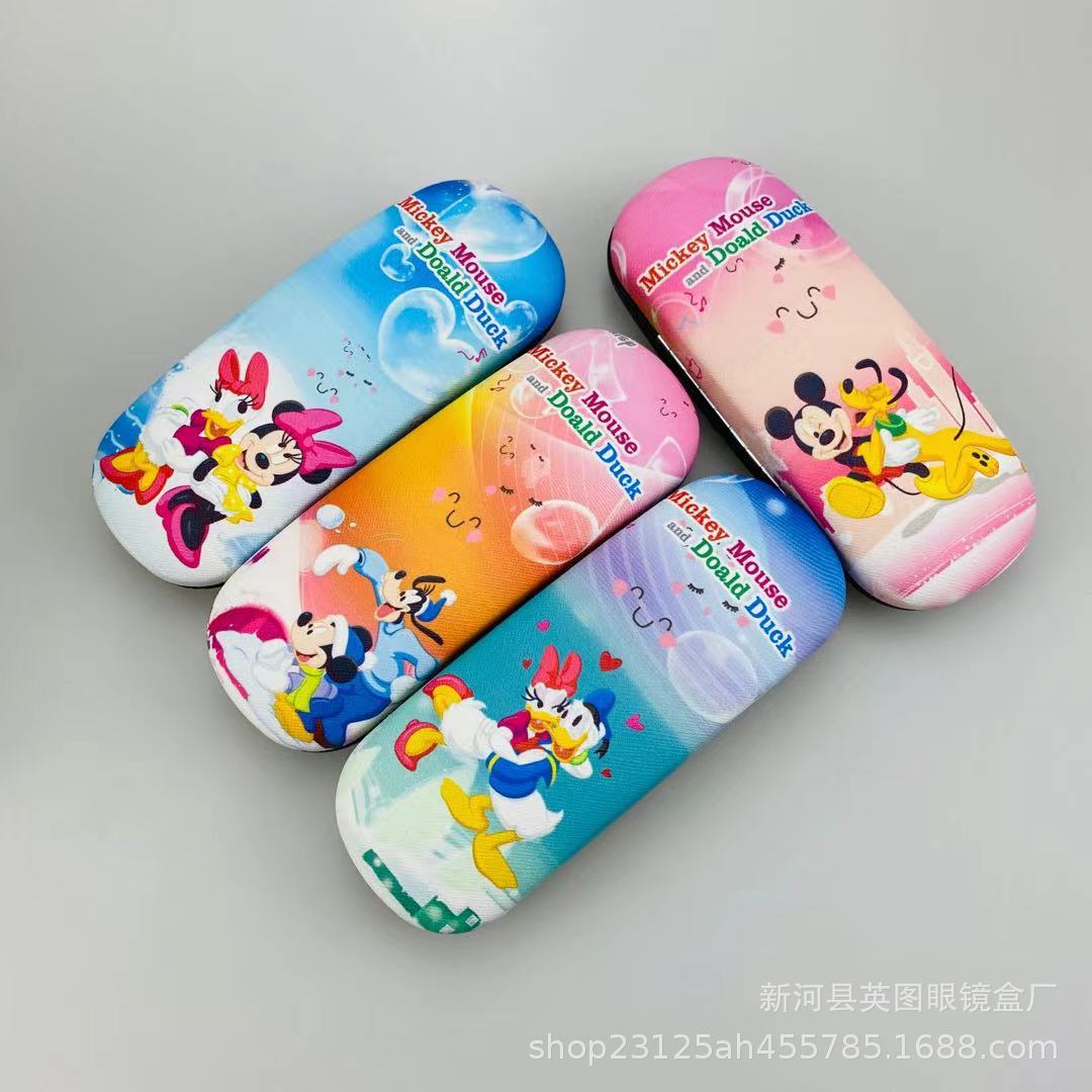 Fashionable cartoon glasses