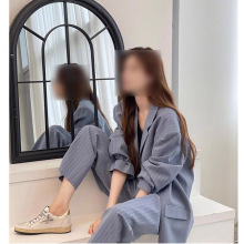 现货厂家直批新款灰色西服外套女两件套2024春季条纹套装