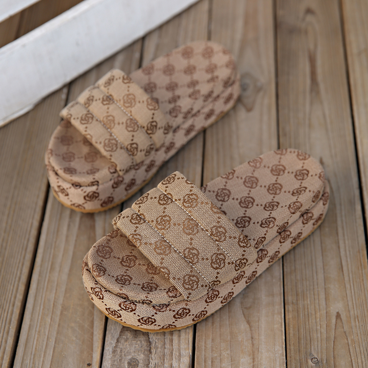 Slippers met platformzool, dubbele laag, plus size, voor dames, nieuwe stijl, Little Plum Blossom, platformzool met één bandje_voghion.com