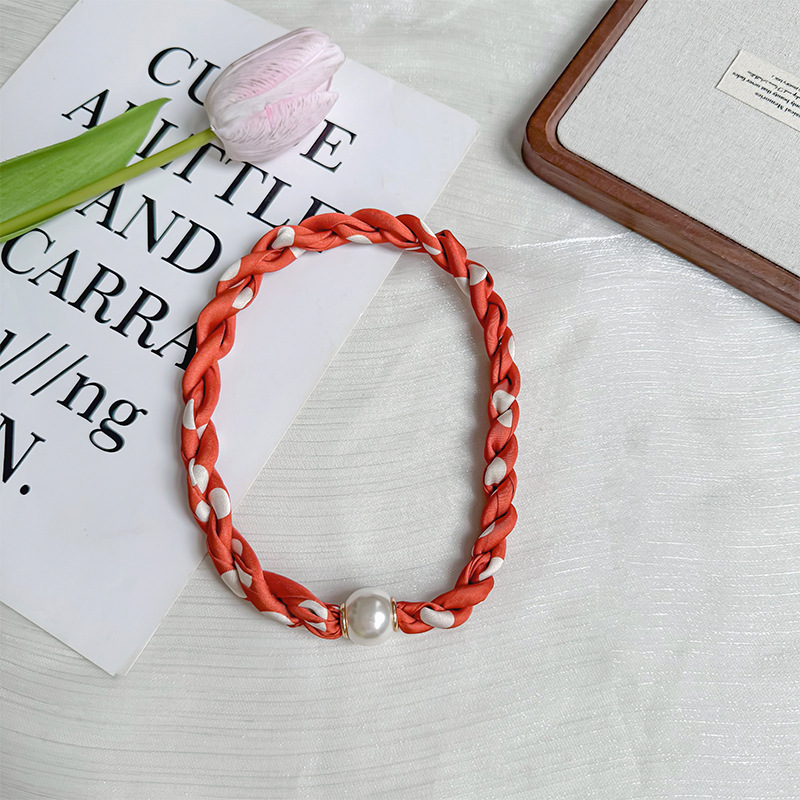 Collar de perlas de hebilla de atracción primavera y otoño verano decoración de cuello pequeña bufandas de mujer camisa de pañuelo de seda girada al por mayor