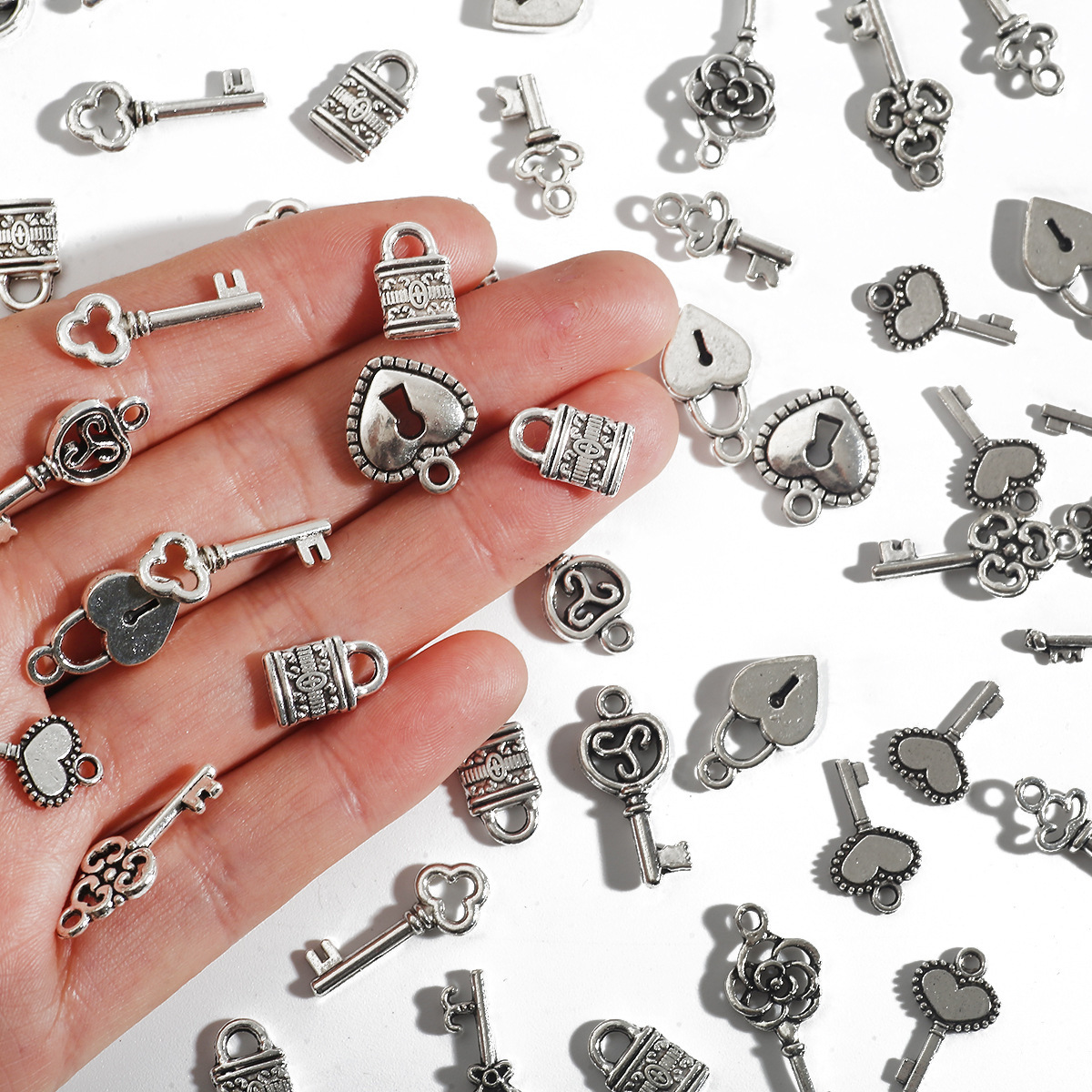 Heart Shape, Key, Lock Pattern Plating Design 20 PCS/Package A Pack Of 30 Alloy Heart Shape Key Lock Pendant