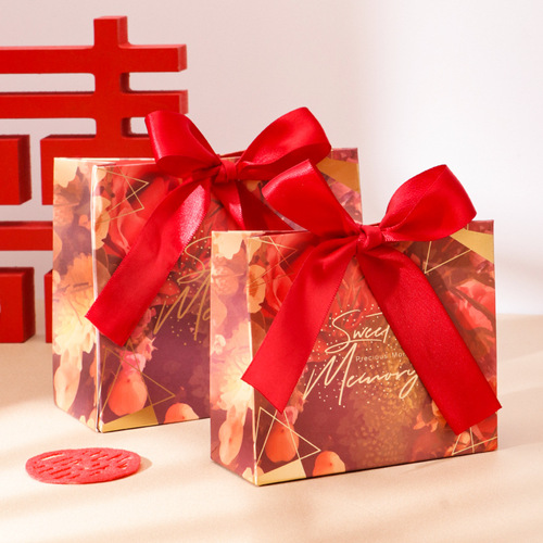 Creative European style wedding red wedding candy box wholesale High-end bridesmaid and souvenir wedding candy gift box wholesale