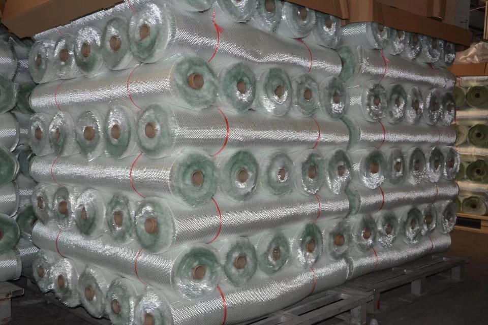 无碱玻纤布玻璃纤维布 玻纤方格布粗纱玻璃纤维方格布无捻布批发