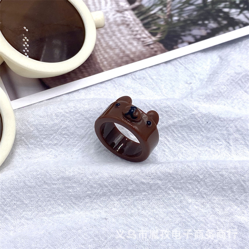 Europeo y americano personalizado macaron color tridimensional oso resina acrílico anillo creativo lindo anillo de dibujos animados