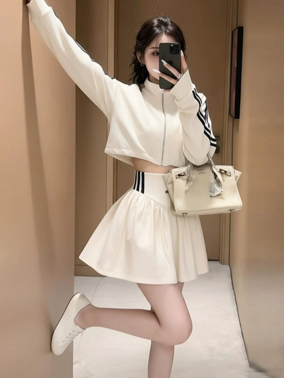European-style Casual Sports Suit For Women, 2026 Spring And Autumn New Korean-style Slim-fit Striped Stand-collar_ecoleips.com