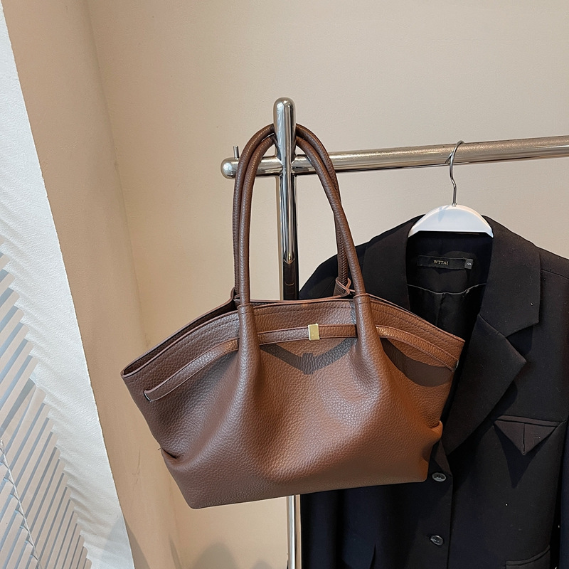 High-End Trendy Underarm Tote Bag for Women, Popular New Fashion Versatile Large-Capacity Portable Korean Style Shoulder Bag High-End Trendy Underarm Tote Bag for Women, Popular New Fashion Versatile Large-Capacity Portable Korean Style Shoulder Bag